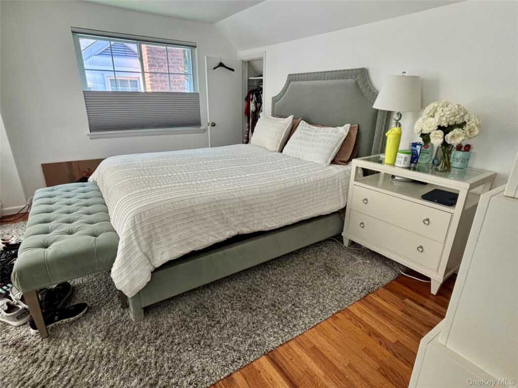 18 Coralyn Avenue, White Plains, NY 10605 - Photo 4 of 9