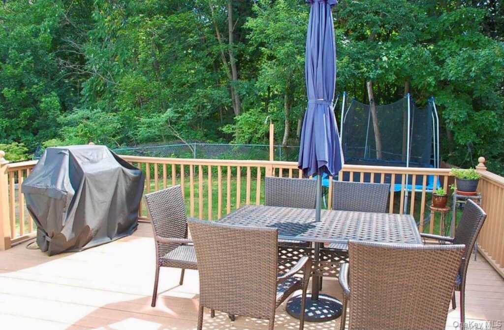 18 Coralyn Avenue, White Plains, NY 10605 - Photo 6 of 9