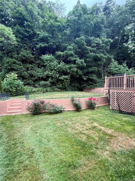 18 Coralyn Avenue, White Plains, NY 10605 - Photo 9 of 9