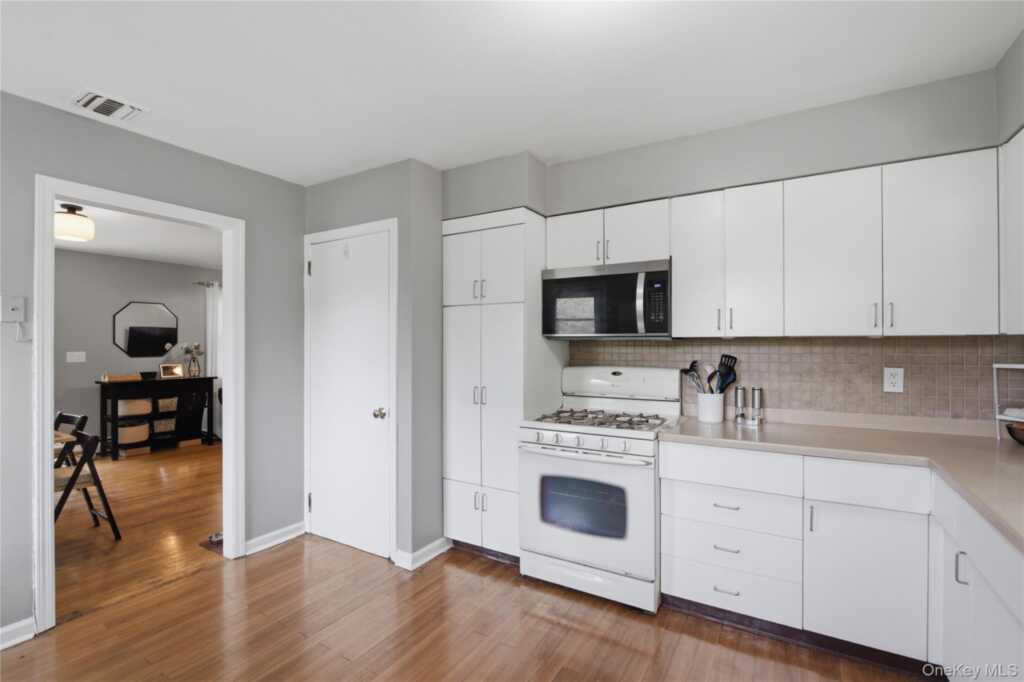 11 Forest Drive, Suffern, NY 10901 - Photo 16 of 41