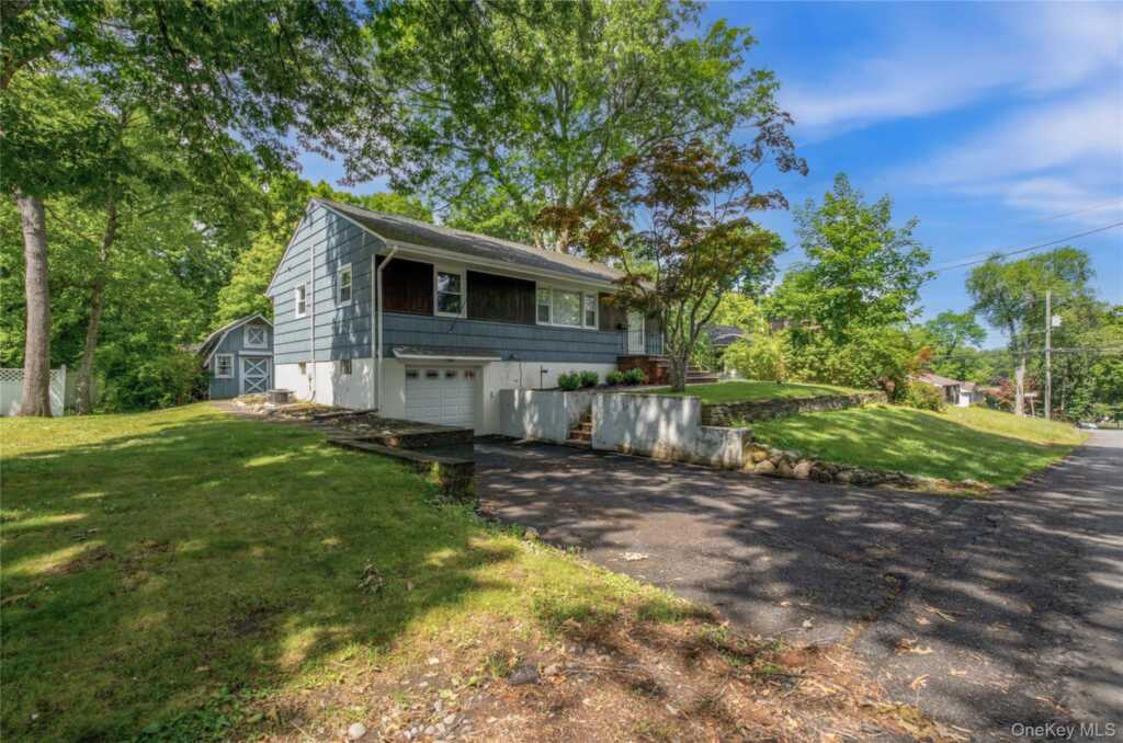 11 Forest Drive, Suffern, NY 10901 - Photo 3 of 41