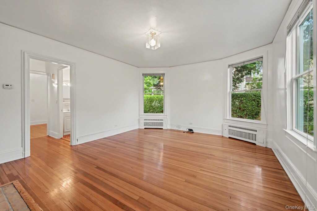 242 Mayflower Avenue, Unit #1st floor, New Rochelle, NY 10801 - Photo 5 of 12
