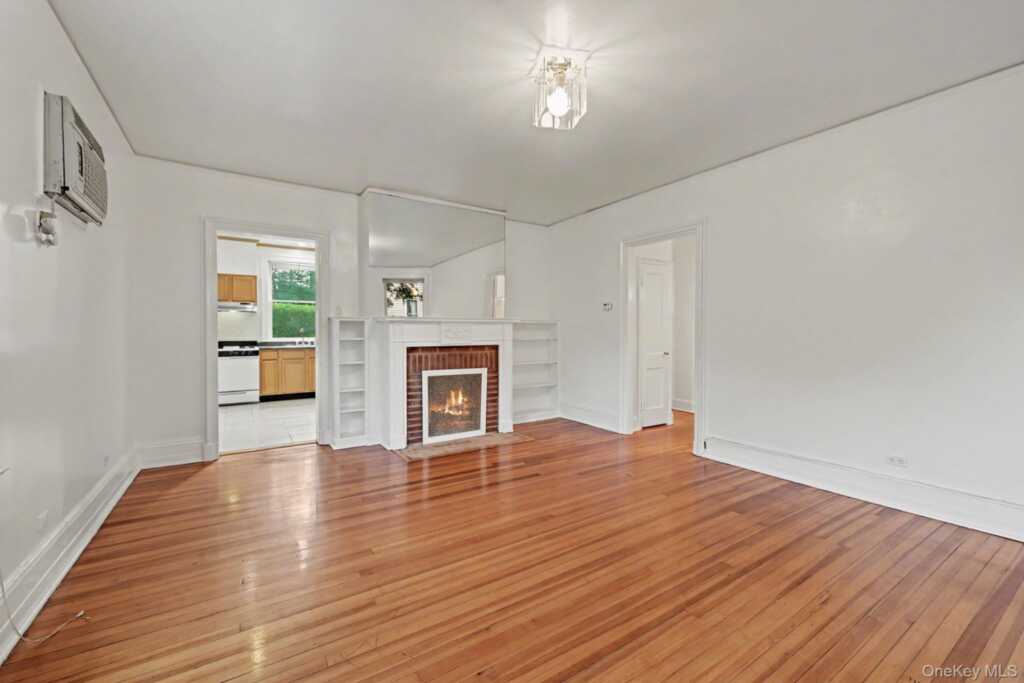 242 Mayflower Avenue, Unit #1st floor, New Rochelle, NY 10801 - Photo 6 of 12