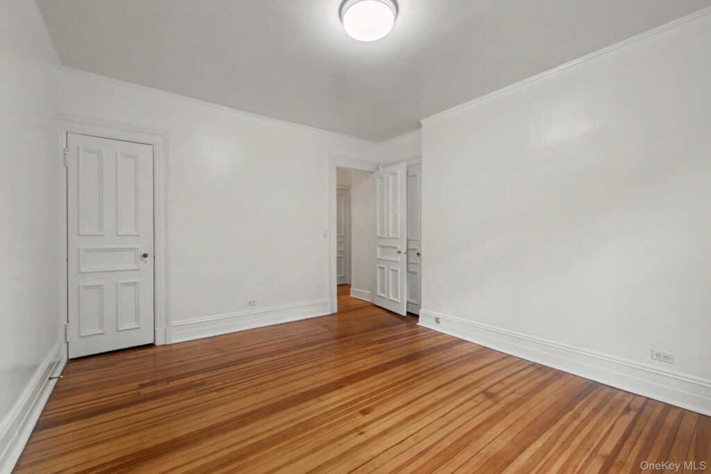 242 Mayflower Avenue, Unit #1st floor, New Rochelle, NY 10801 - Photo 8 of 12