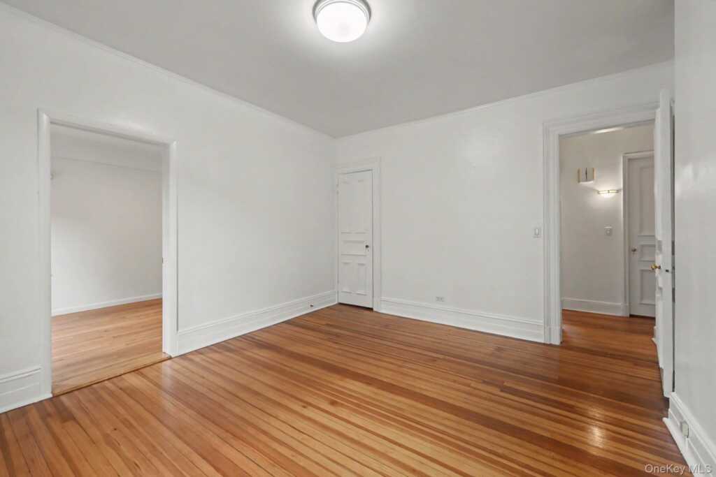 242 Mayflower Avenue, Unit #1st floor, New Rochelle, NY 10801 - Photo 9 of 12