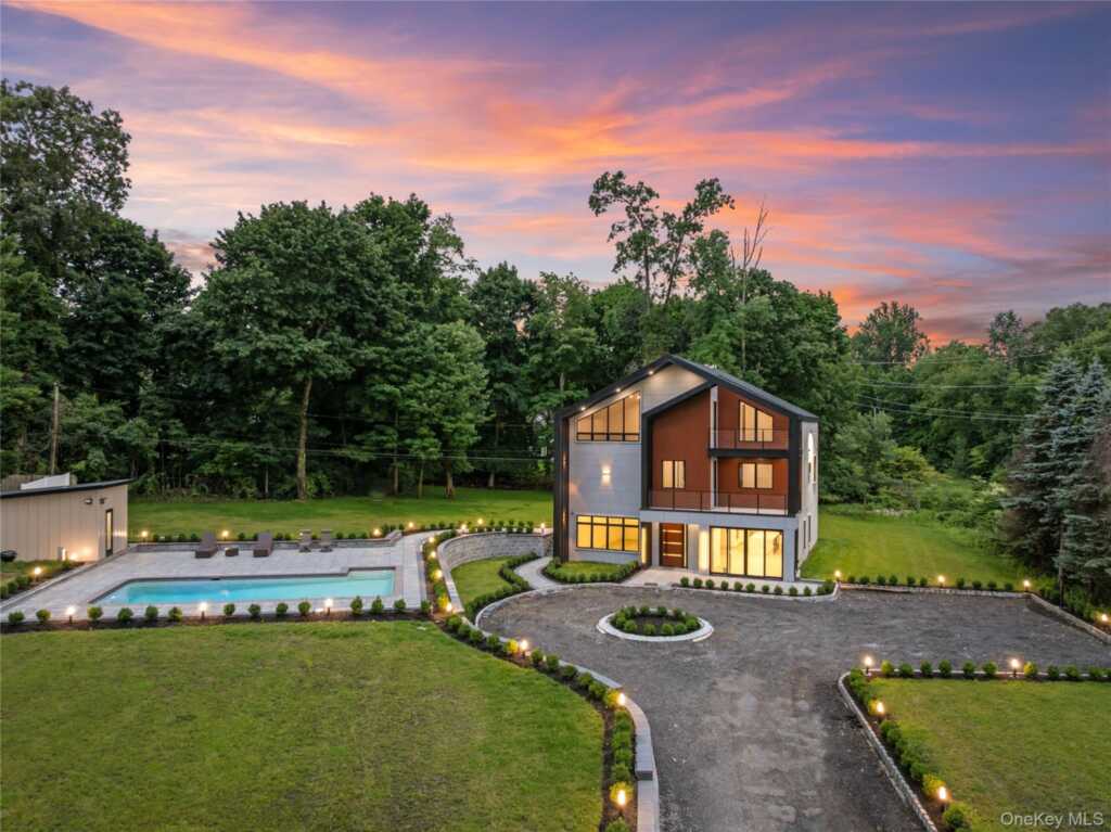 408 Buena Vista Road, New City, NY 10956