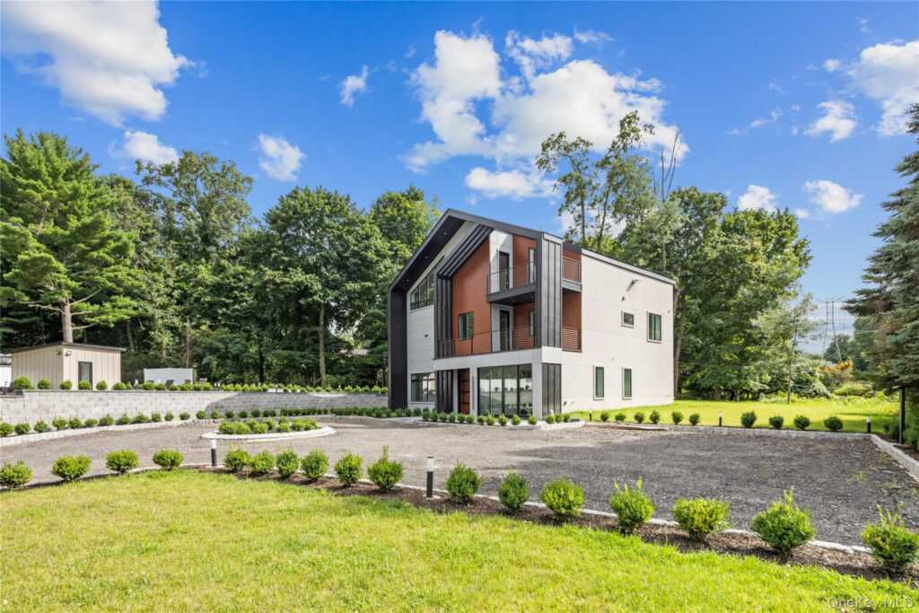 408 Buena Vista Road, New City, NY 10956 - Photo 37 of 43