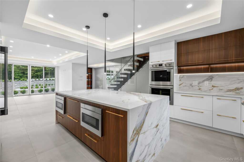 408 Buena Vista Road, New City, NY 10956 - Photo 8 of 43