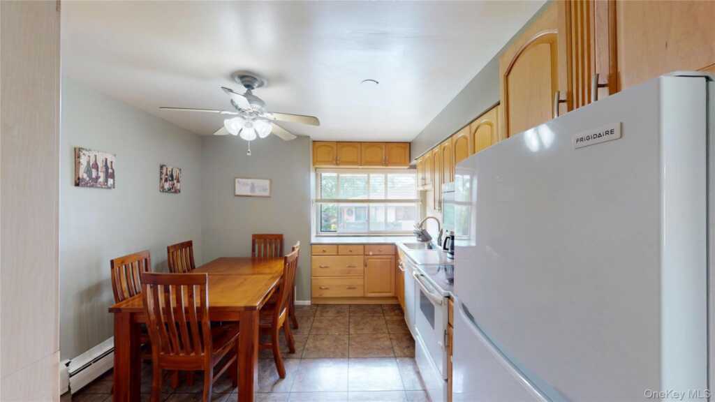 136 Sierra Vista Lane, Valley Cottage, NY 10989 - Photo 6 of 13