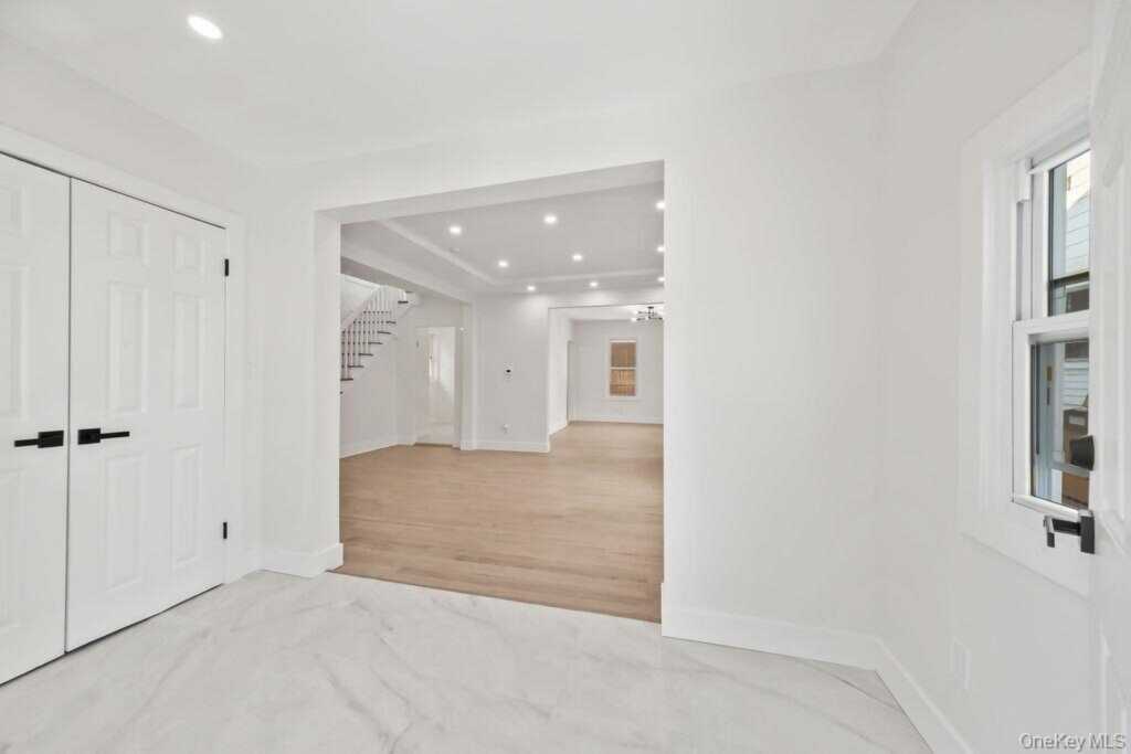18 Anna Street, Nyack, NY 10960 - Photo 4 of 31