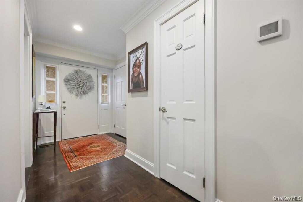 1054 Boston Post Road, Rye, NY 10580 - Photo 8 of 22