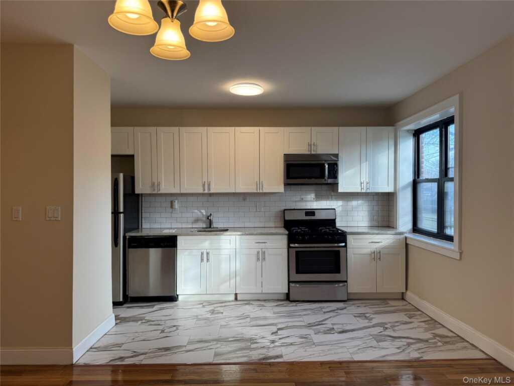 110 Stonelea Place, Unit #1B, New Rochelle, NY 10801 - Photo 2 of 6