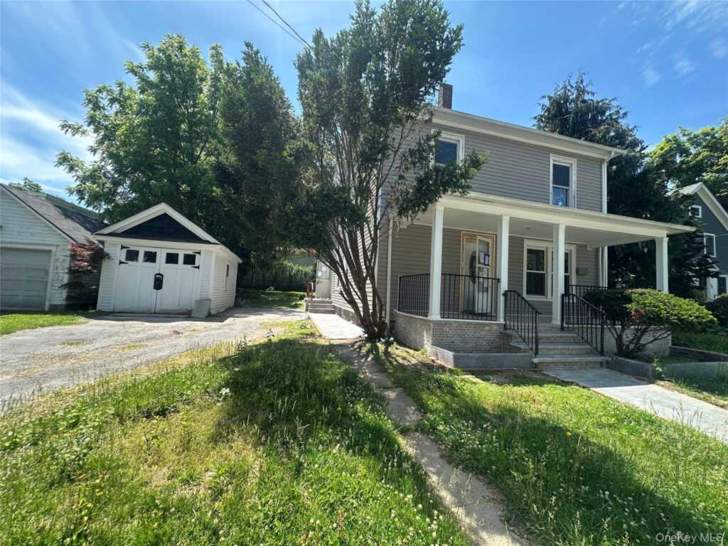 423 Hinman Place, Rye, NY 10543 - Photo 2 of 31