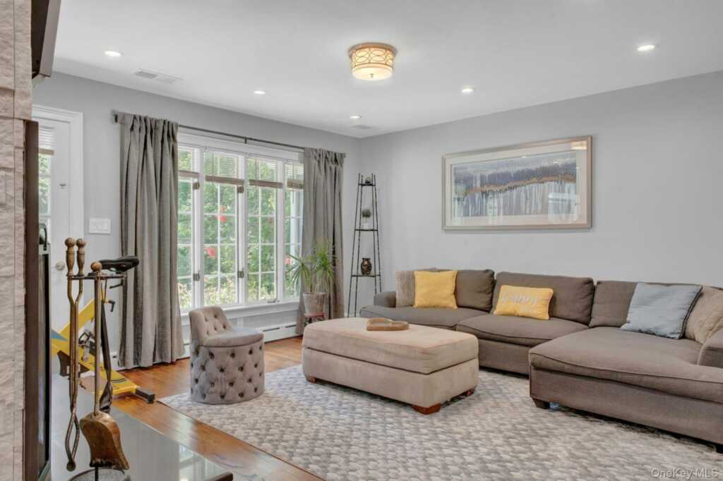 459 Haverstraw Road, Suffern, NY 10901 - Photo 7 of 47