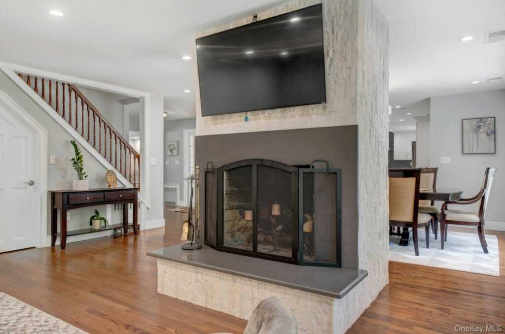 459 Haverstraw Road, Suffern, NY 10901 - Photo 8 of 47