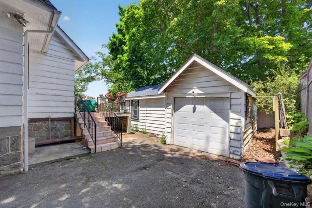 77 Irving Place, New Rochelle, NY 10801 - Photo 22 of 33