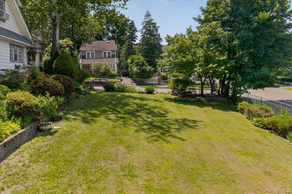 77 Irving Place, New Rochelle, NY 10801 - Photo 28 of 33