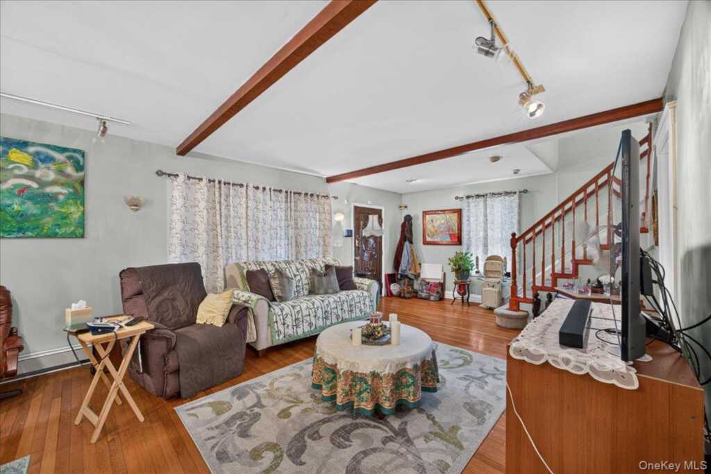 77 Irving Place, New Rochelle, NY 10801 - Photo 5 of 33