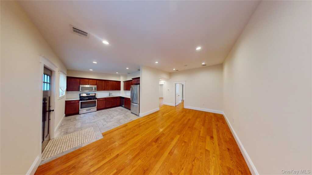 5 Wayne Avenue, Suffern, NY 10901 - Photo 3 of 9