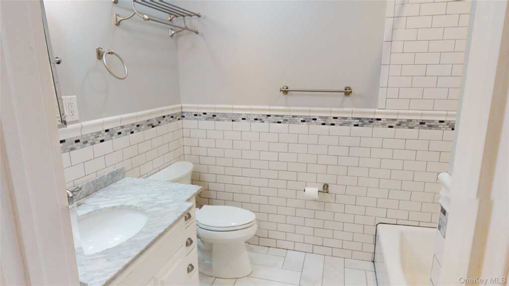 5 Wayne Avenue, Suffern, NY 10901 - Photo 7 of 9