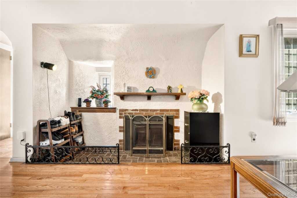 41 Green Place, New Rochelle, NY 10801 - Photo 12 of 50