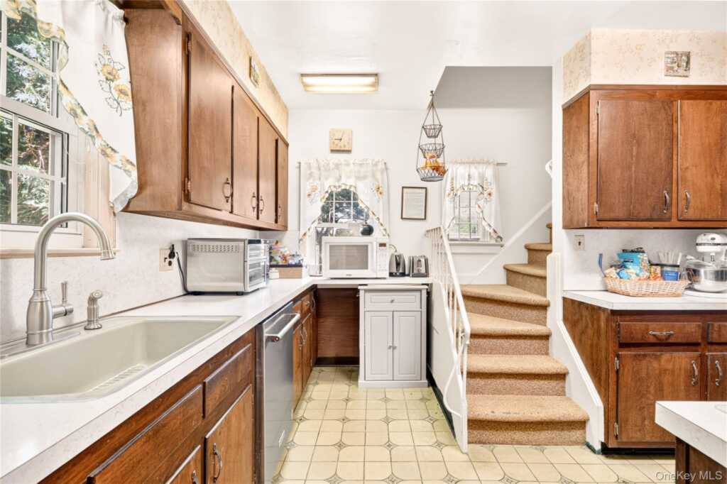 41 Green Place, New Rochelle, NY 10801 - Photo 17 of 50