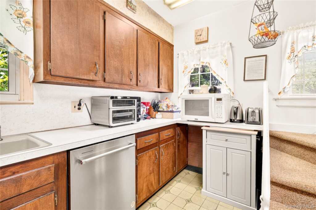 41 Green Place, New Rochelle, NY 10801 - Photo 18 of 50