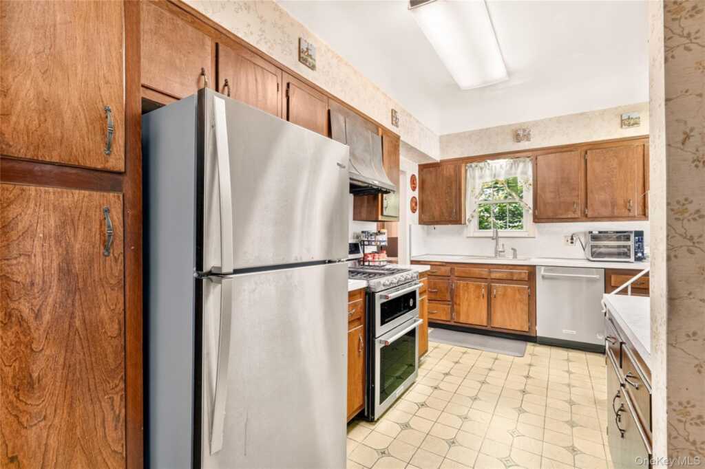 41 Green Place, New Rochelle, NY 10801 - Photo 22 of 50