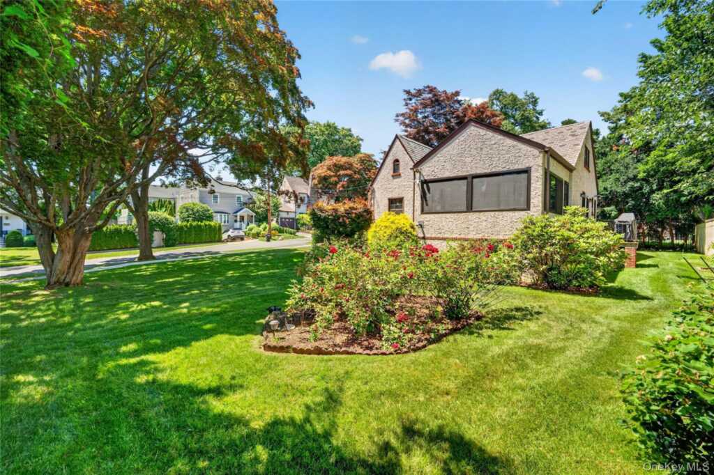 41 Green Place, New Rochelle, NY 10801 - Photo 43 of 50