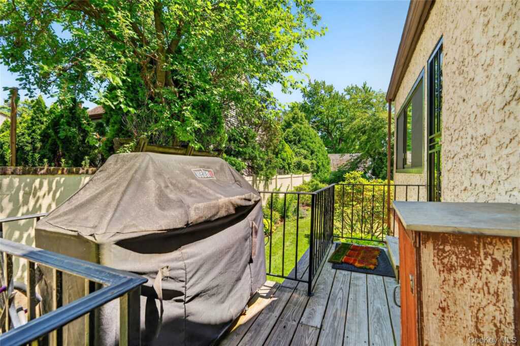 41 Green Place, New Rochelle, NY 10801 - Photo 45 of 50