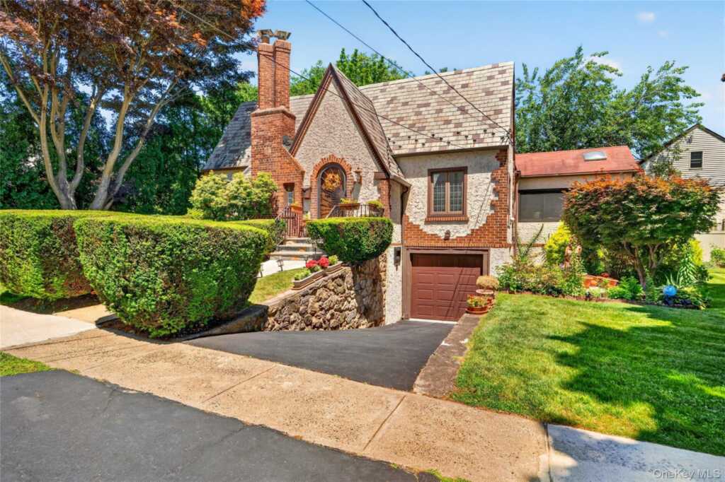 41 Green Place, New Rochelle, NY 10801 - Photo 8 of 50