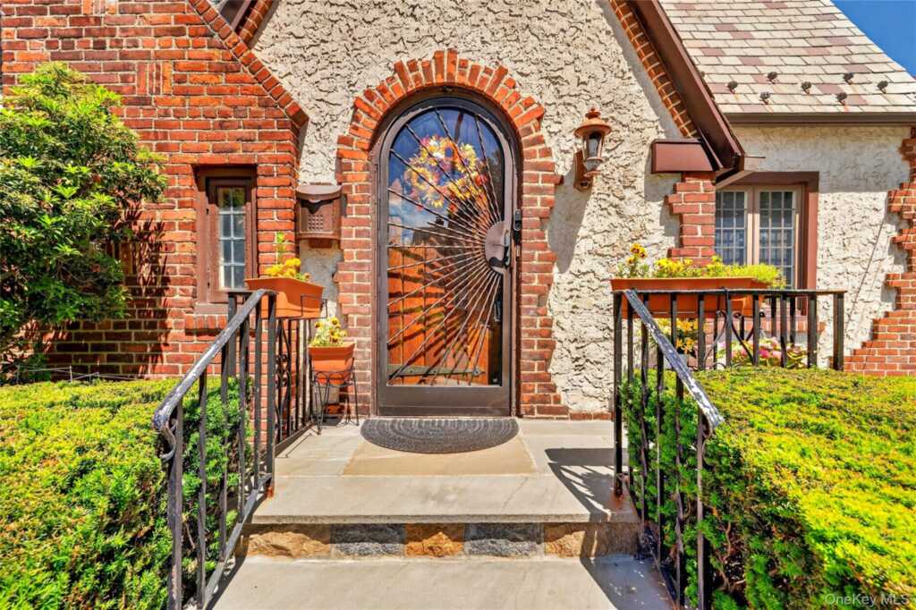 41 Green Place, New Rochelle, NY 10801 - Photo 9 of 50