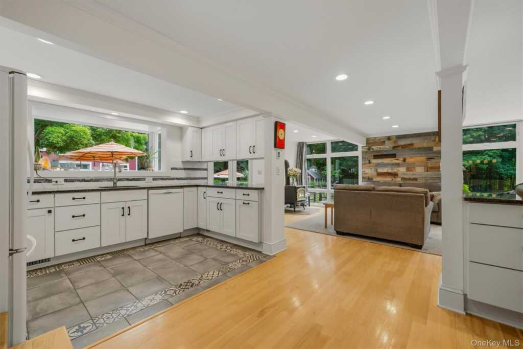 324 Haverstraw Road, Suffern, NY 10901 - Photo 14 of 50