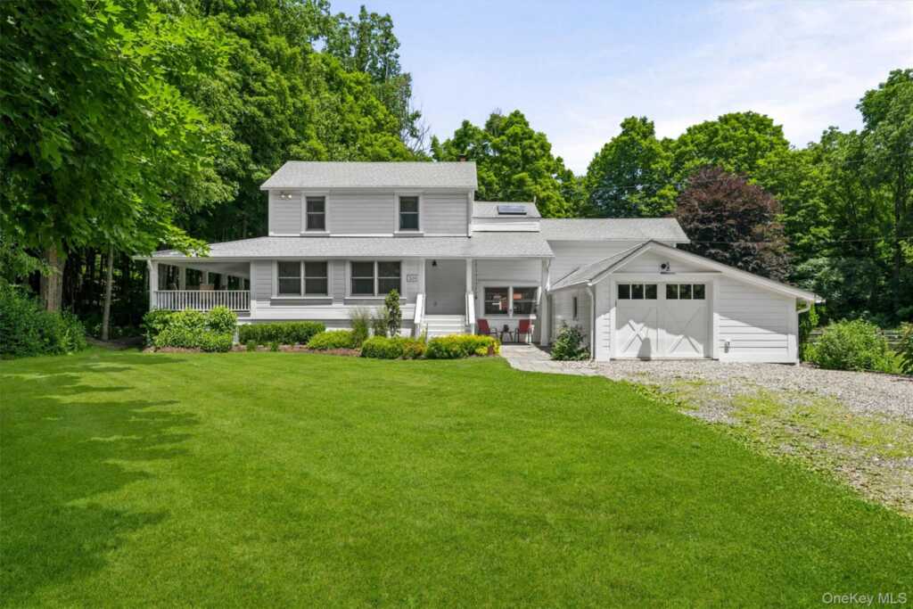 324 Haverstraw Road, Suffern, NY 10901 - Photo 2 of 50