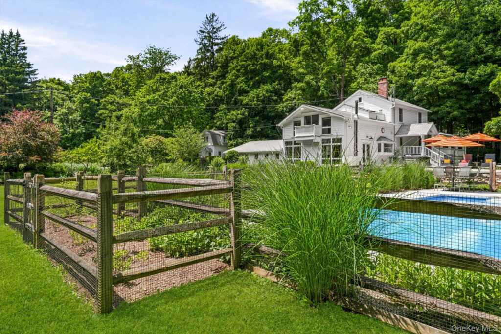 324 Haverstraw Road, Suffern, NY 10901 - Photo 39 of 50