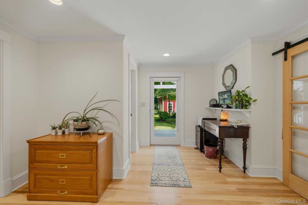 324 Haverstraw Road, Suffern, NY 10901 - Photo 8 of 50