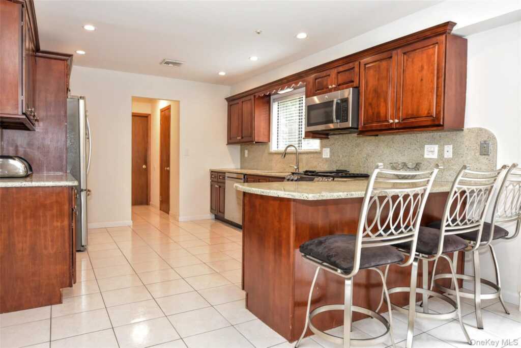 19 Church Road, Suffern, NY 10901 - Photo 11 of 40