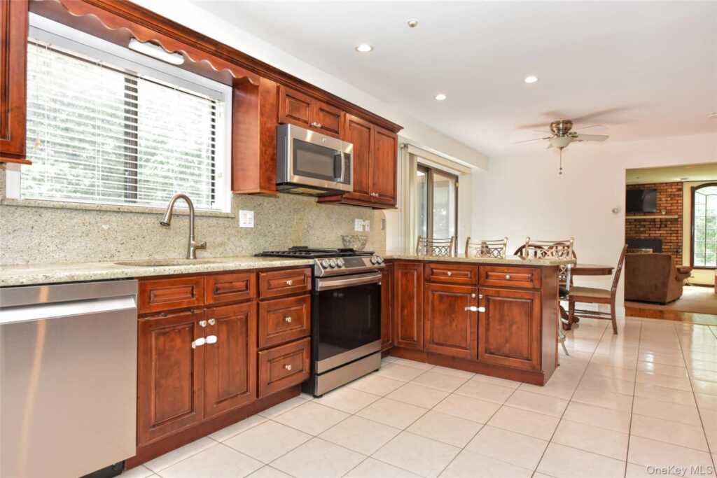 19 Church Road, Suffern, NY 10901 - Photo 13 of 40