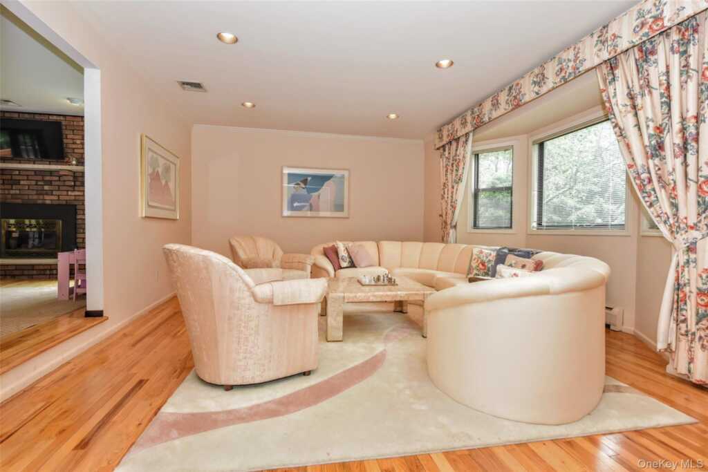19 Church Road, Suffern, NY 10901 - Photo 7 of 40