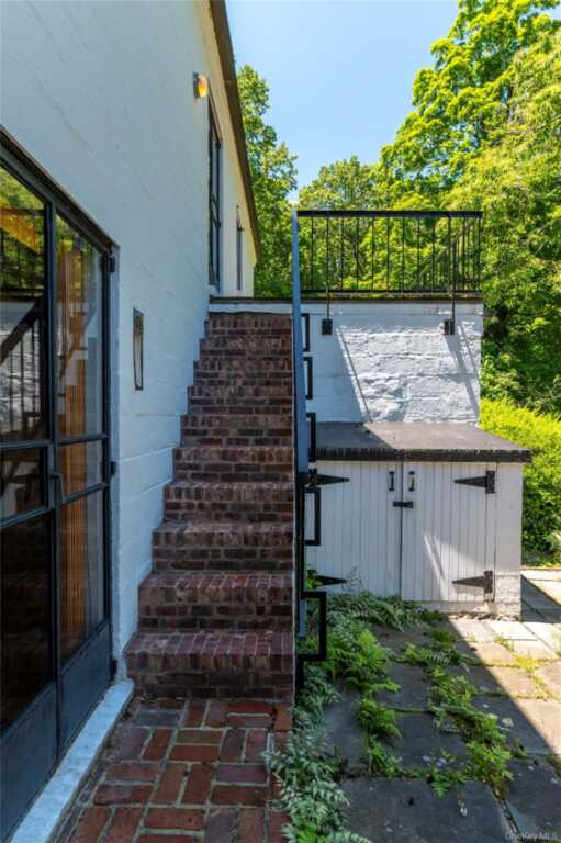 164 S Mountain Road, New City, NY 10956 - Photo 12 of 49
