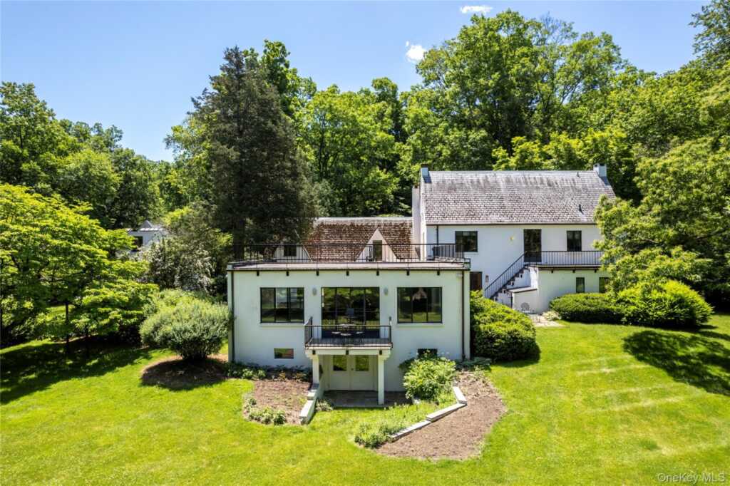 164 S Mountain Road, New City, NY 10956 - Photo 3 of 49
