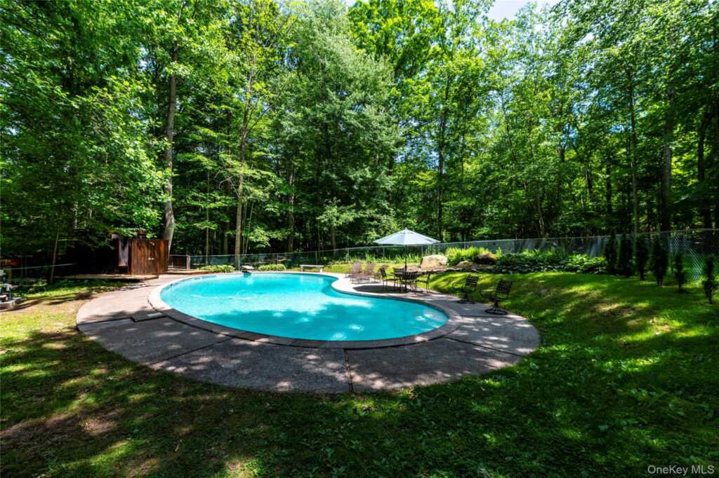 164 S Mountain Road, New City, NY 10956 - Photo 43 of 49