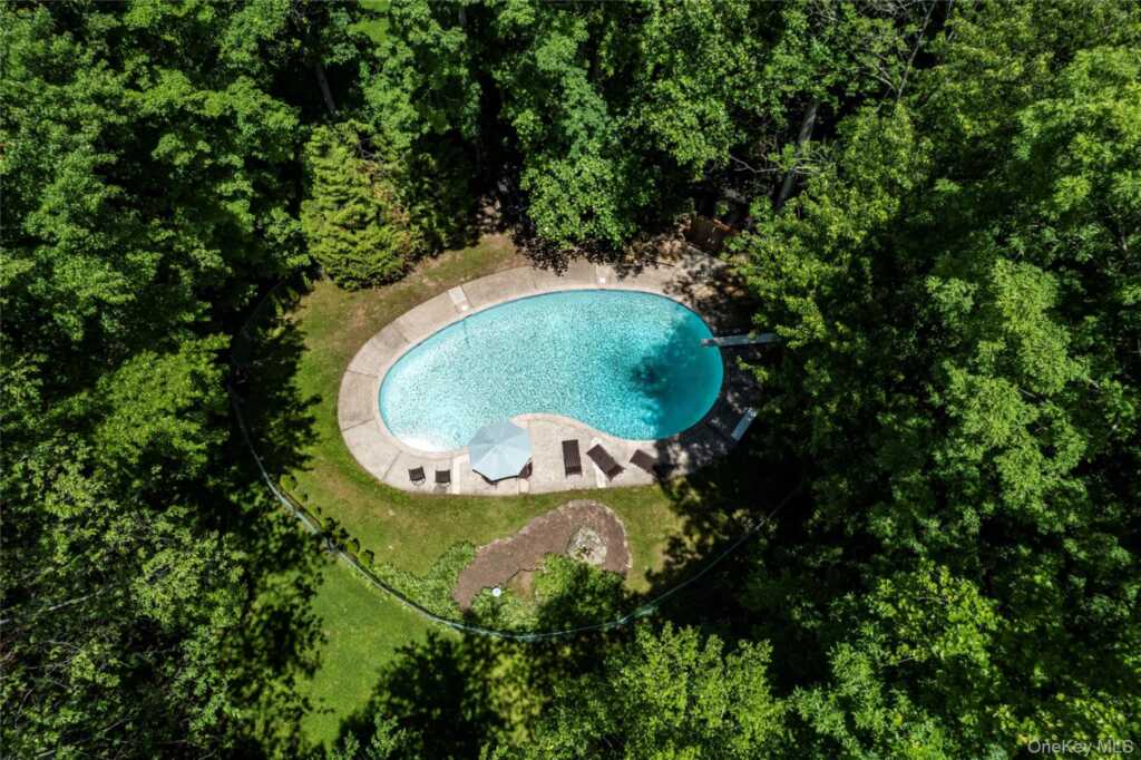 164 S Mountain Road, New City, NY 10956 - Photo 9 of 49