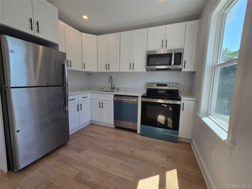 965 Main Street, Unit #2, New Rochelle, NY 10801 - Photo 2 of 12