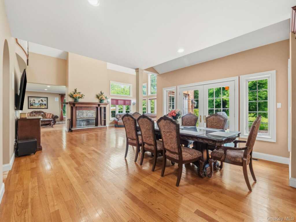 637 S Mountain Road, New City, NY 10956 - Photo 12 of 50