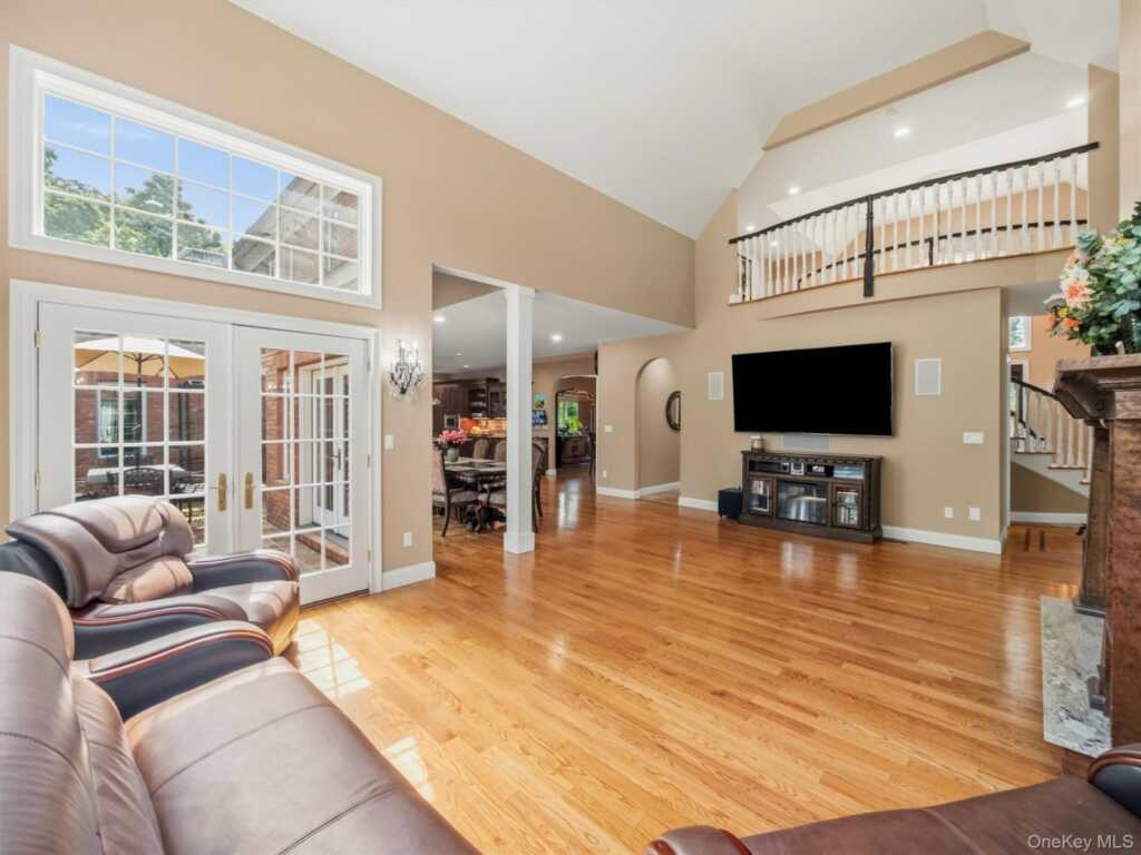 637 S Mountain Road, New City, NY 10956 - Photo 13 of 50