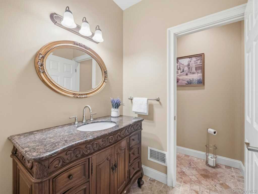 637 S Mountain Road, New City, NY 10956 - Photo 22 of 50