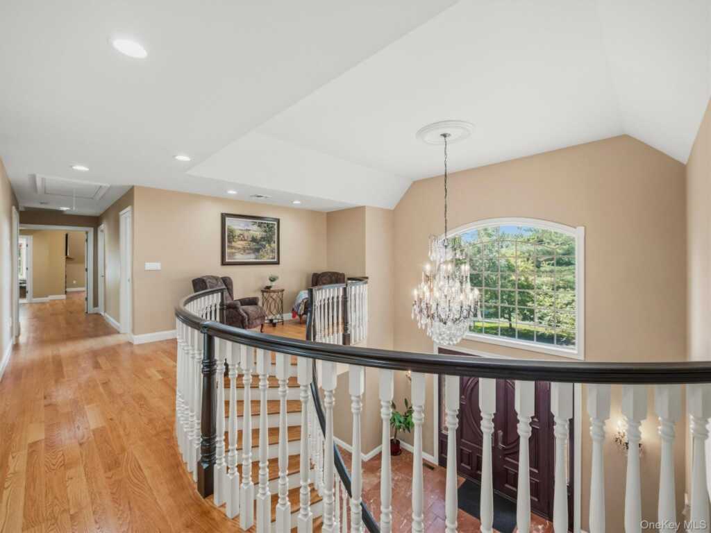 637 S Mountain Road, New City, NY 10956 - Photo 23 of 50