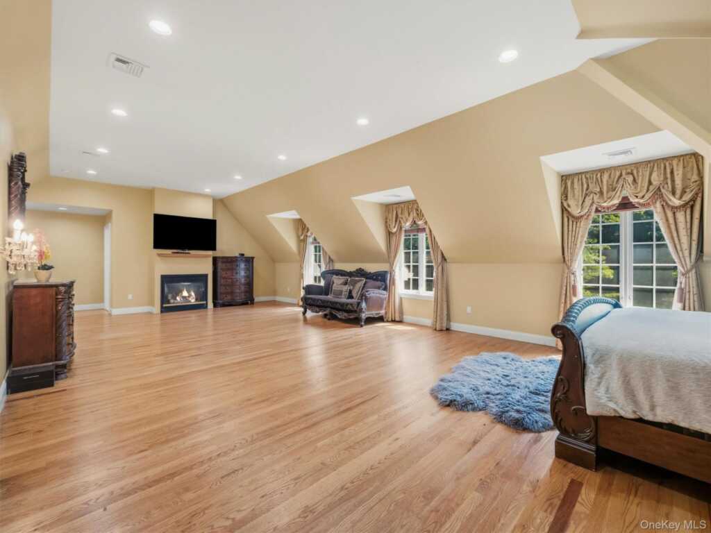 637 S Mountain Road, New City, NY 10956 - Photo 27 of 50