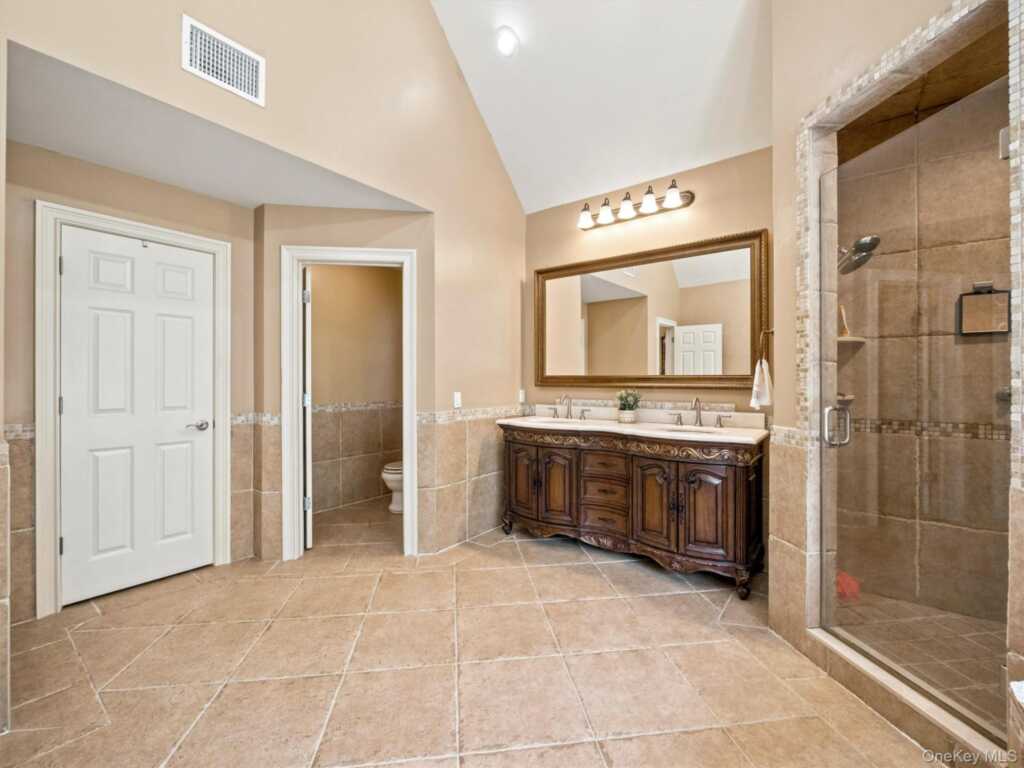 637 S Mountain Road, New City, NY 10956 - Photo 29 of 50